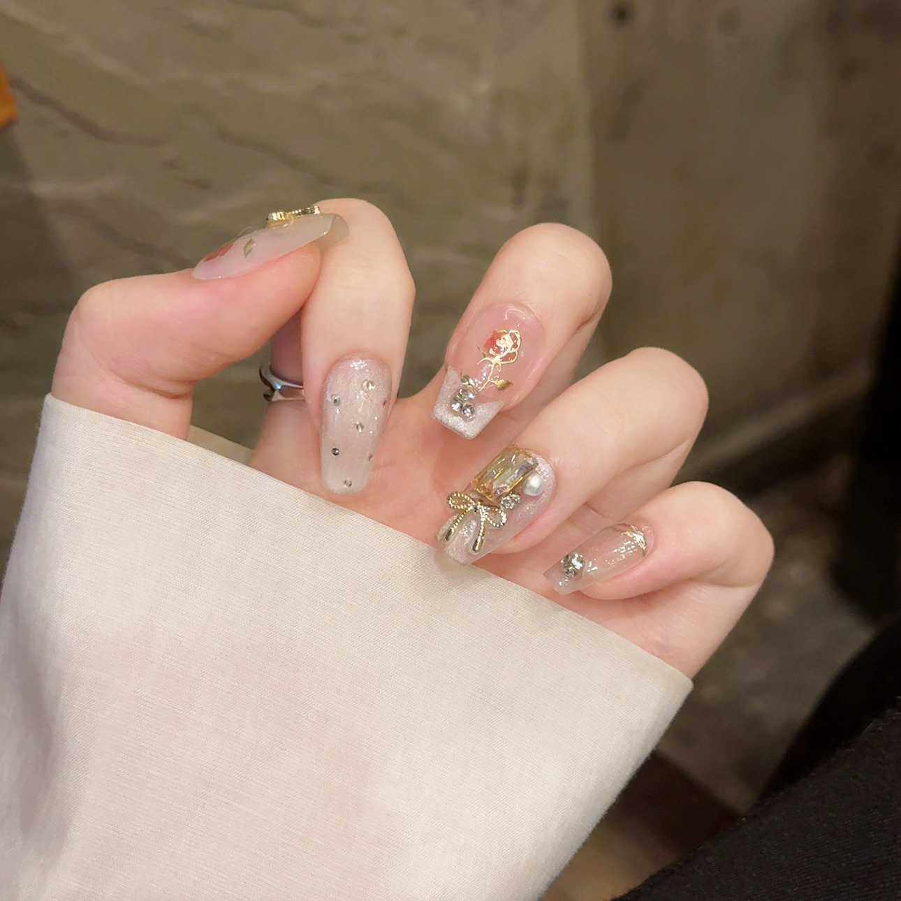 玫瑰故事 | 中梯 | 细腻手绘 | 猫眼玫瑰蝴蝶结 | 纯手工穿戴甲