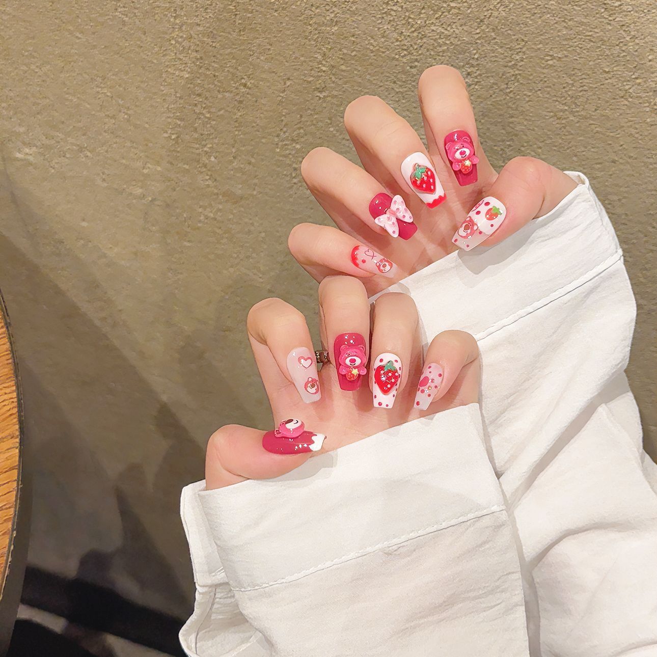 流心草莓熊 | 中梯 | 可爱系草莓熊 | 甜妹款 | 纯手工穿戴甲