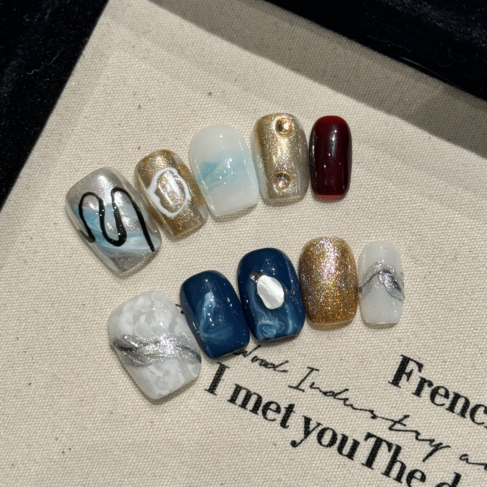 沂梦蓝雾 | 短梯 | 国风配色 | 晕染高级意境 | 气质显白爆闪 | 纯手工穿戴甲