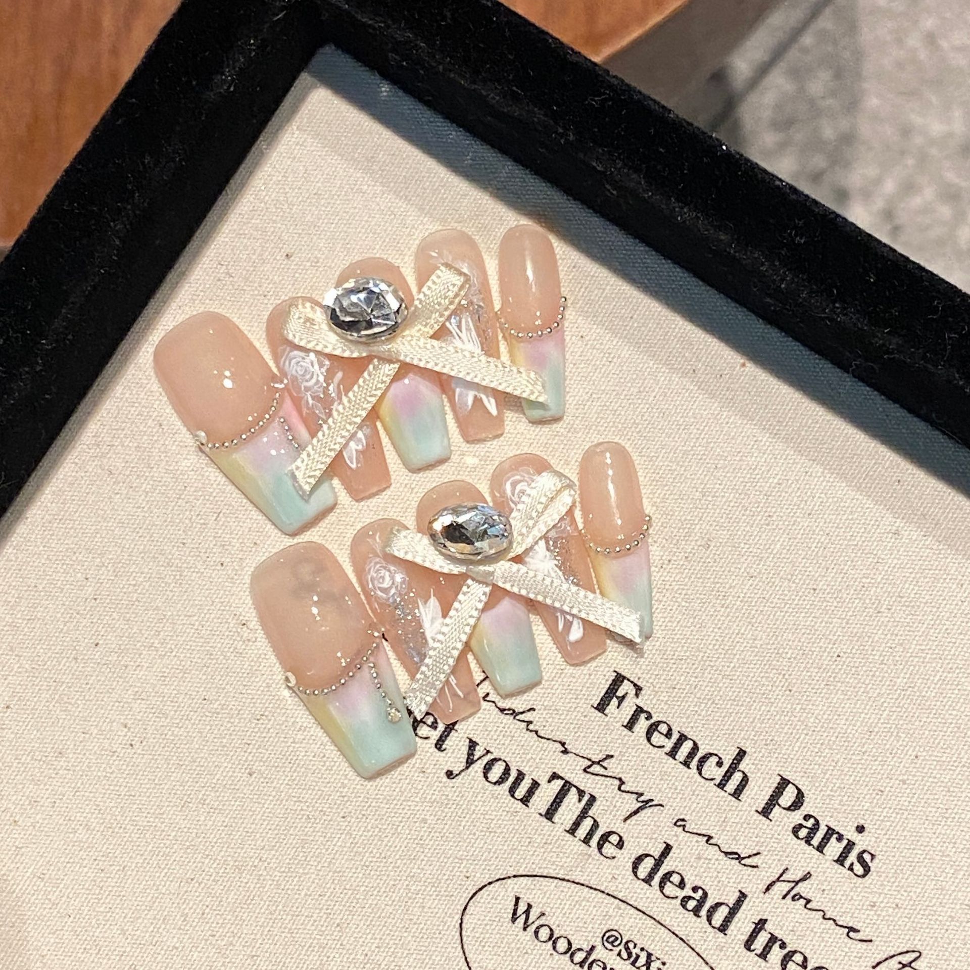 魅惑巴黎 | 长梯 | 法式超闪 | 锆石蝴蝶结丝带 | 纯手工穿戴甲