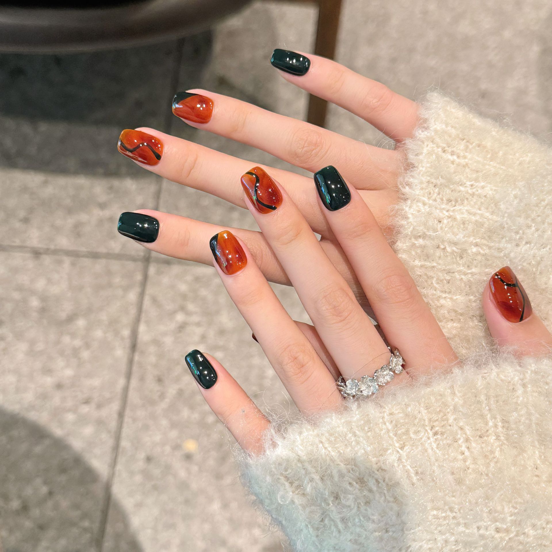 秋见墨染 | 短梯 | 手绘秋色晕染 | 显白ins风 | 纯手工穿戴甲