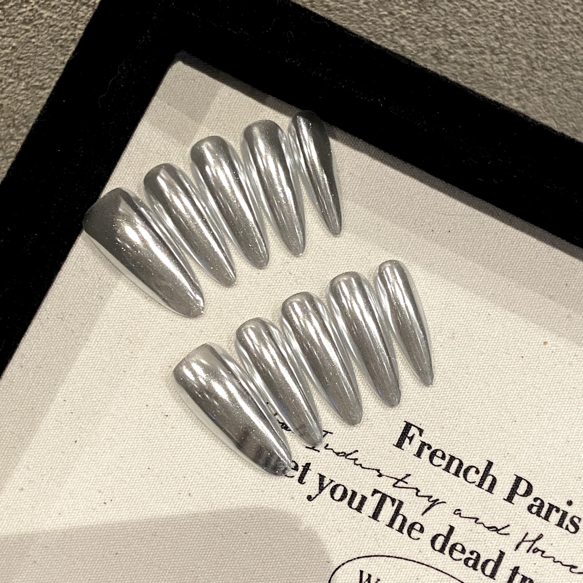 黑银镜面 | 长杏仁 | 碳枪指甲科技感 | 深色系金属美甲 | 纯手工穿戴甲