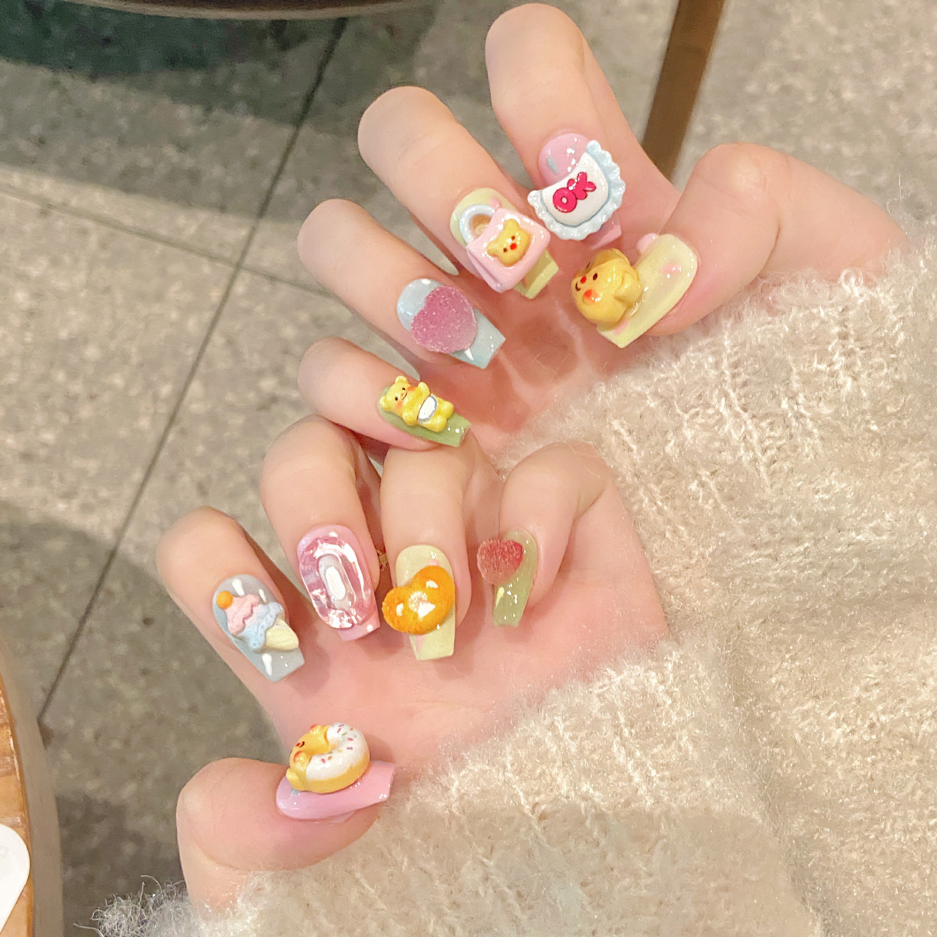 黄油小熊 | 短梯 | 可爱卡通 | 甜妹色系童趣创意显白 | 纯手工穿戴甲