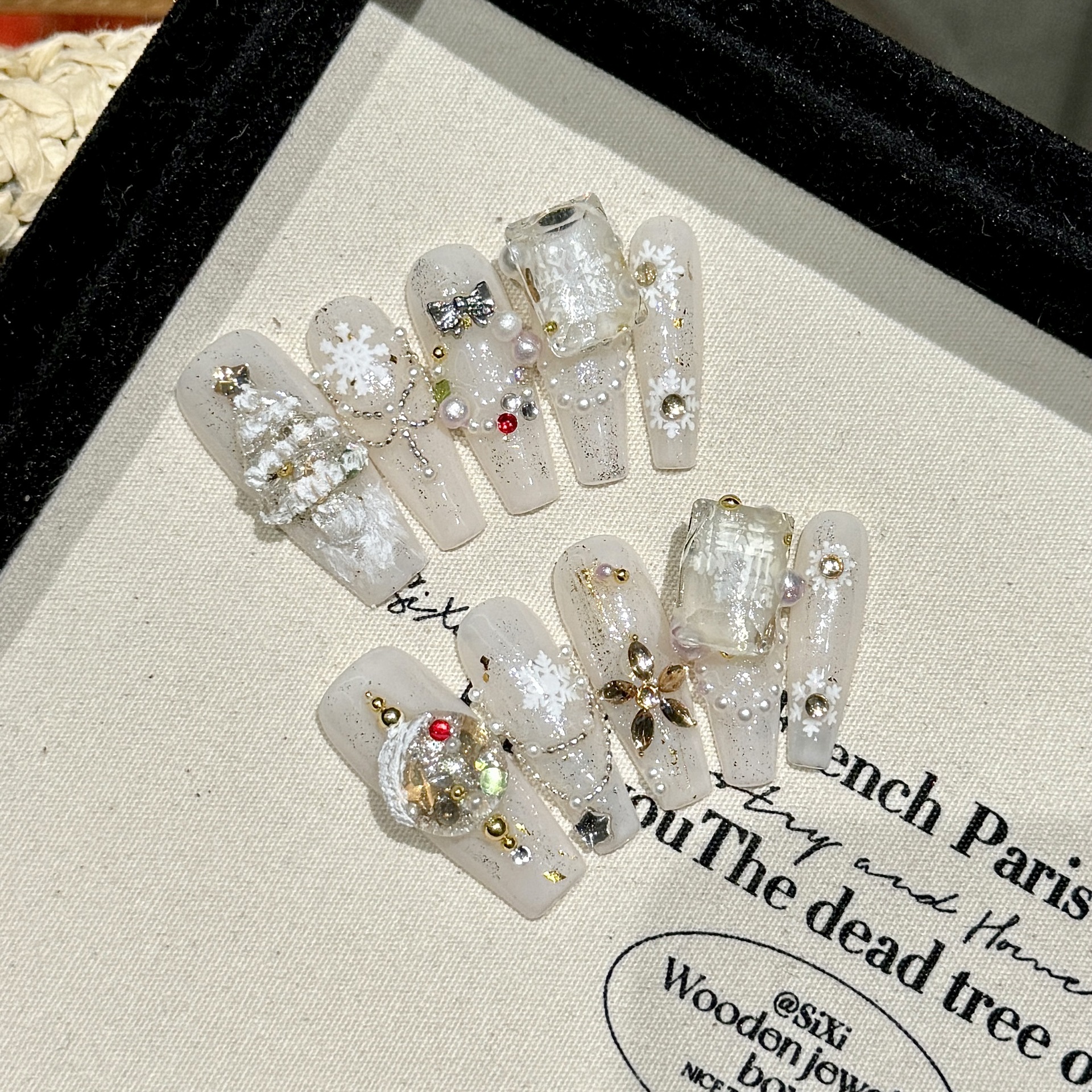 白色圣诞 | 长梯 | 极光细闪雪花 | 星星圣诞树 | 多巴胺款 | 纯手工穿戴甲