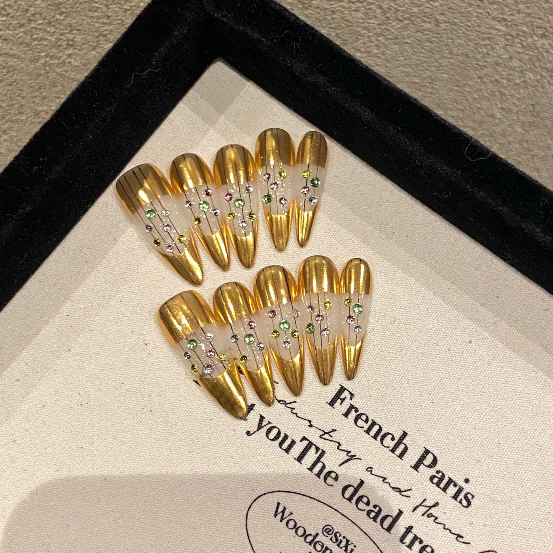 纸醉金迷 | 长尖圆 | 金色布契拉提 | 镶钻纯手工轻奢 | 纯手工穿戴甲