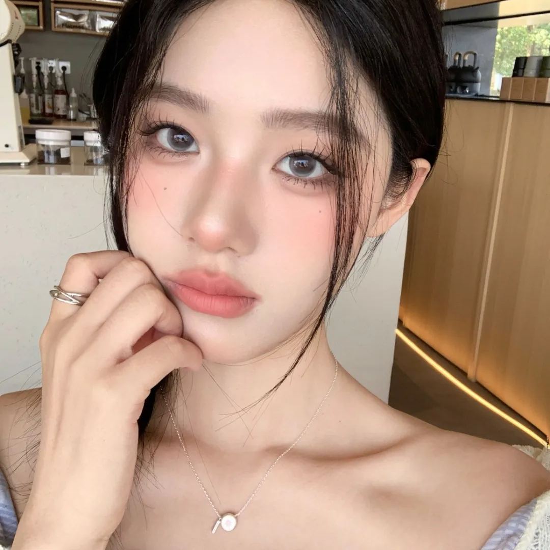 FlowerColor | 韩产年抛 | 硅水凝胶 | 牛乳黑灰系 | 氧气奶灰 | 自然黑 | 幼态浅黑 | 狗狗眼灰 | 14.2mm-allencon