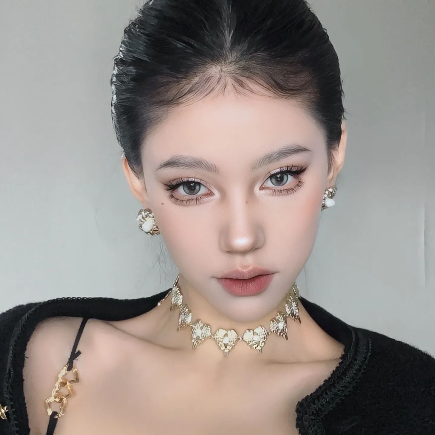 Susugirl | 国产日抛 | 硅水凝胶 | 混血辣妹款 | 暴躁蓝莓 | 菠菜行动  | 14.2mm | 10片装