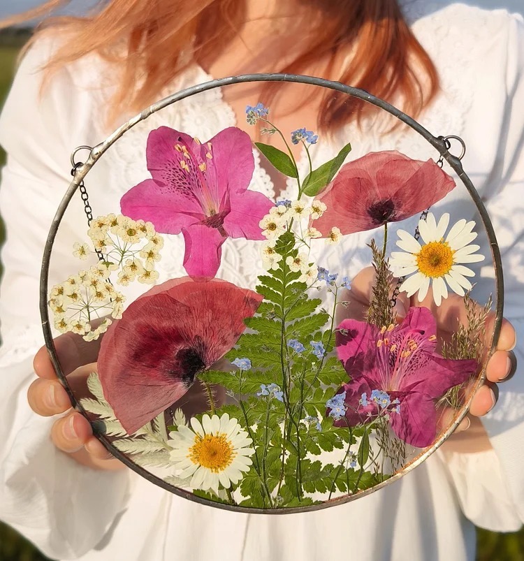 Personalized Birth Flower Family Bouquet Pendant