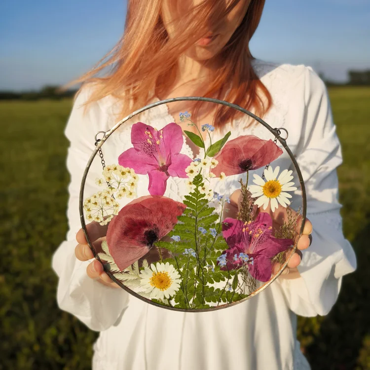 Personalized Birth Flower Family Bouquet Pendant