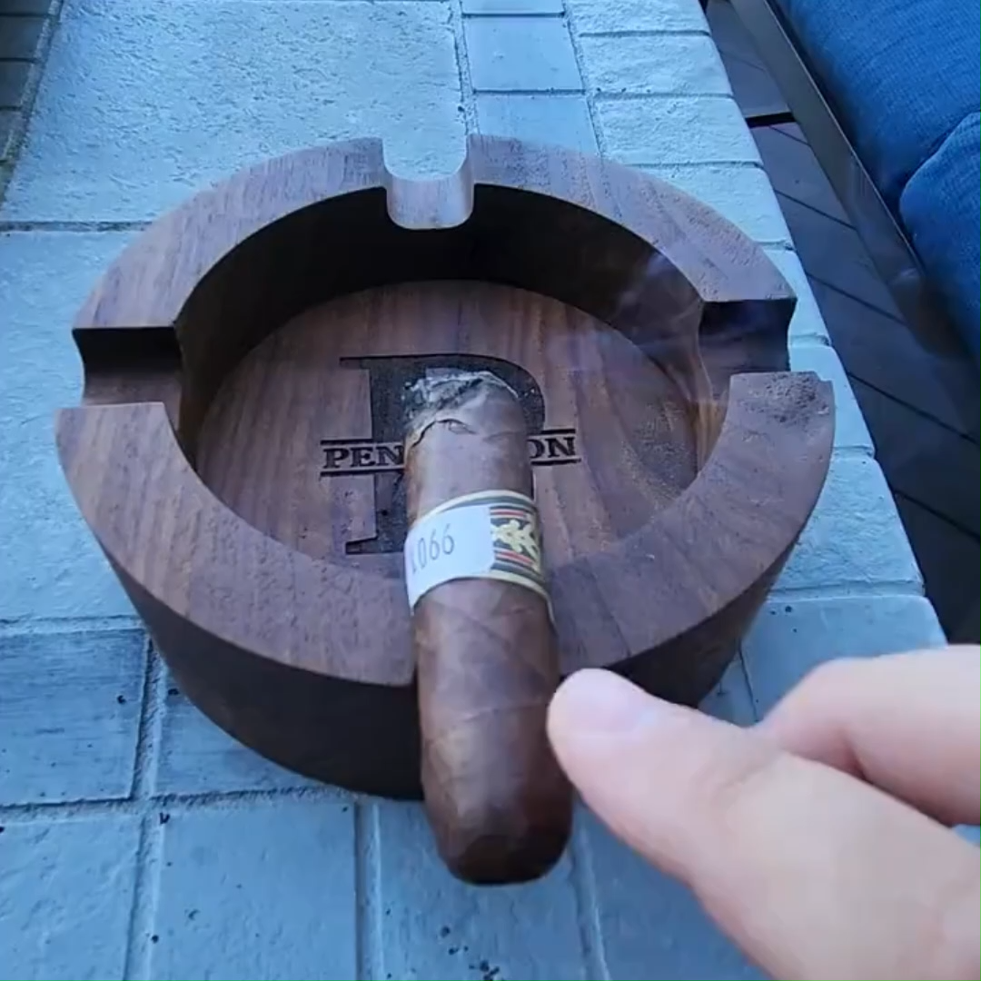 Custom Engraved Cigar Ashtray in Solid Walnut – Perfect Gift for Him 🔥