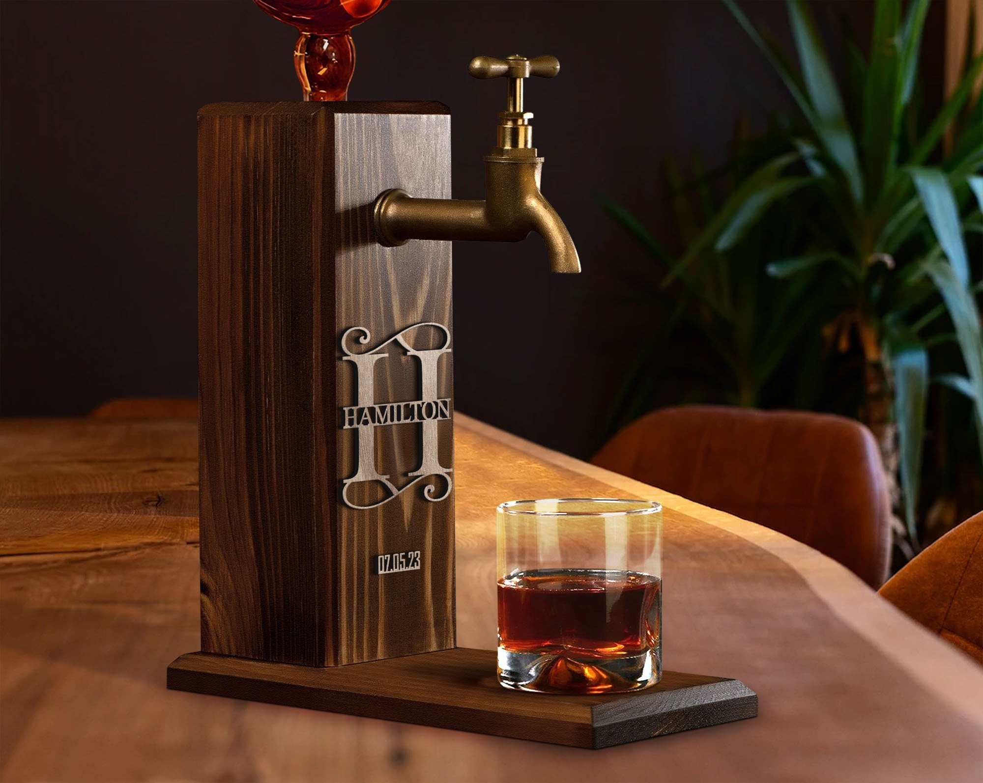 Personalized Embossed Name Wooden Whiskey Dispenser, Wood Dispenser, Alcohol Dispenser, Whiskey Fountain, Beverage Dispenser, Gift for Him-Creatgifts