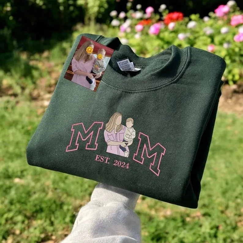 Embroidered Mum Sweatshirt with Photo, Mother's Day Gifts, Custom Embroidered Hoodie Mum and Kids Portrait Popular Now-Creatgifts
