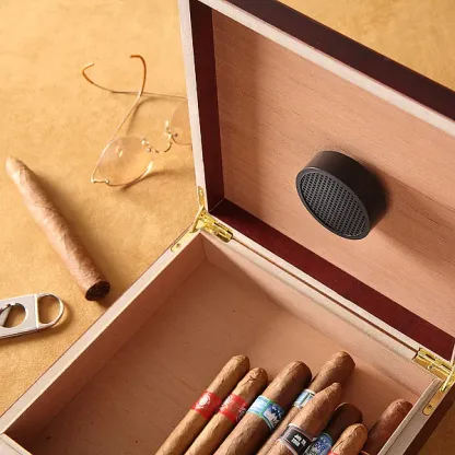 Father's Day Gift Gentleman's Seal Personalized Cherry Wood Cigar Humidor 20 Count