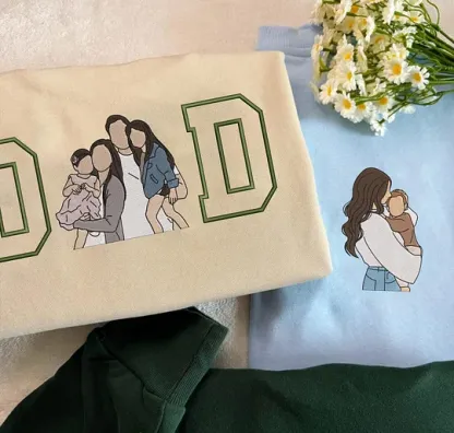 Custom Embroidery sweatshirt with Mom Dad Photo, Custom Varsity Embroidered T-shirt, Gift For Mom, Dad