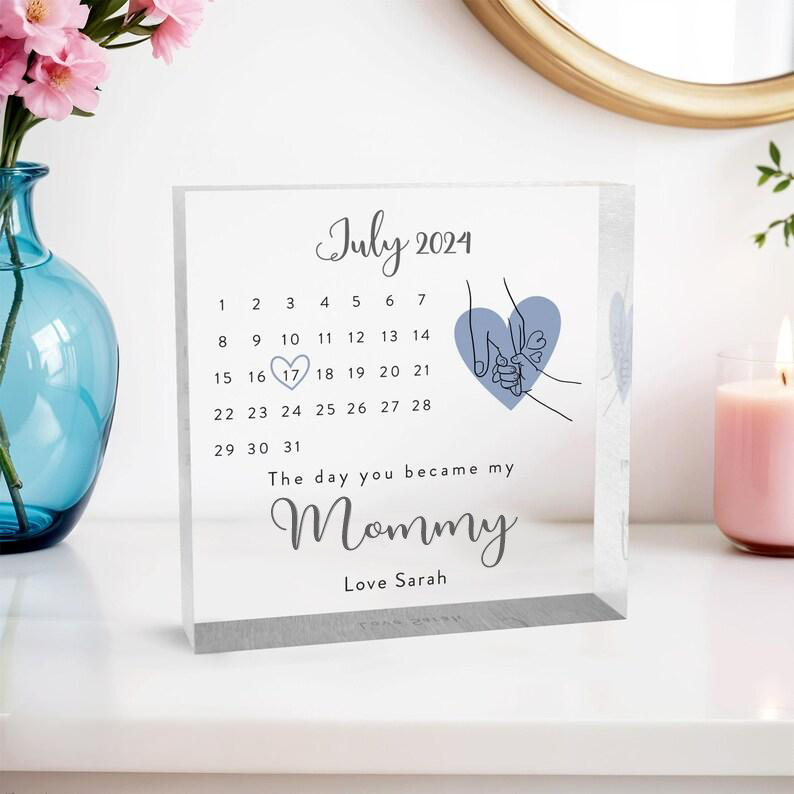 Personalised Day You Became My Mommy Date Acrylic Heart Shape, Mother's Day, Birthday, New Mom Gift-Creatgifts
