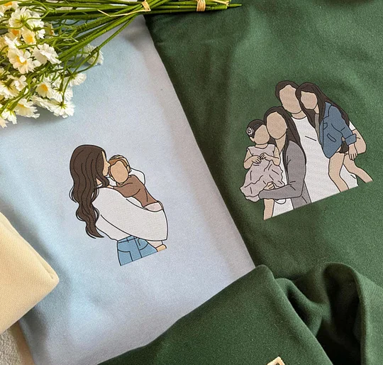 Custom Embroidery sweatshirt with Mom Dad Photo, Custom Varsity Embroidered T-shirt, Gift For Mom, Dad