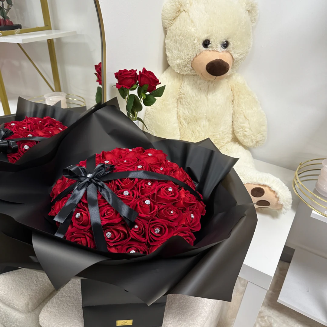 💕Beautiful Rhinestone Bouquet of Forever Roses (Never Fade)💐—Perfect Gift for Any Occasion