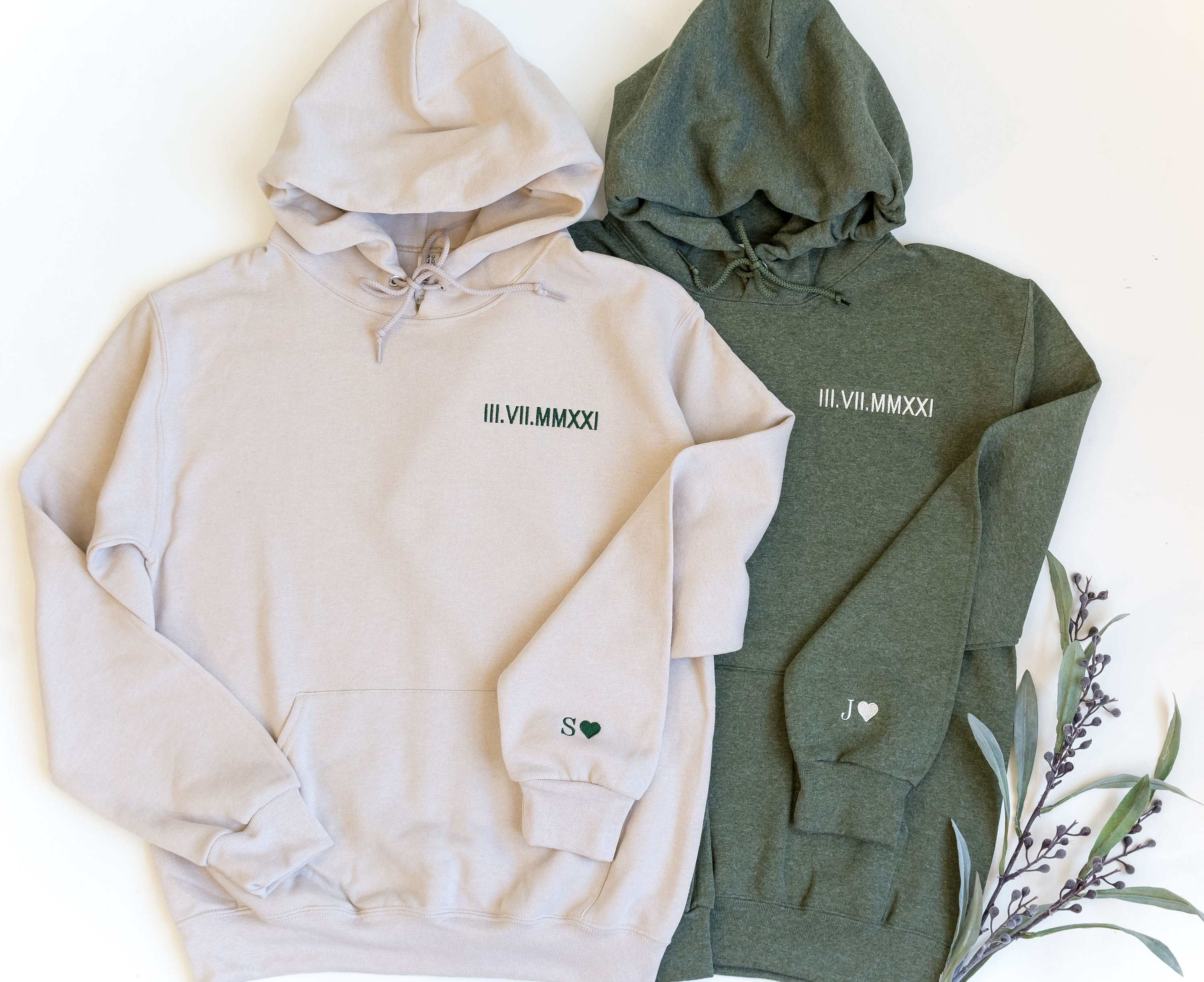 💖Custom Embroidered Roman Numeral Date Couple's Sweatshirt