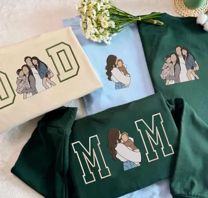 Custom Embroidery sweatshirt with Mom Dad Photo, Custom Varsity Embroidered T-shirt, Gift For Mom, Dad