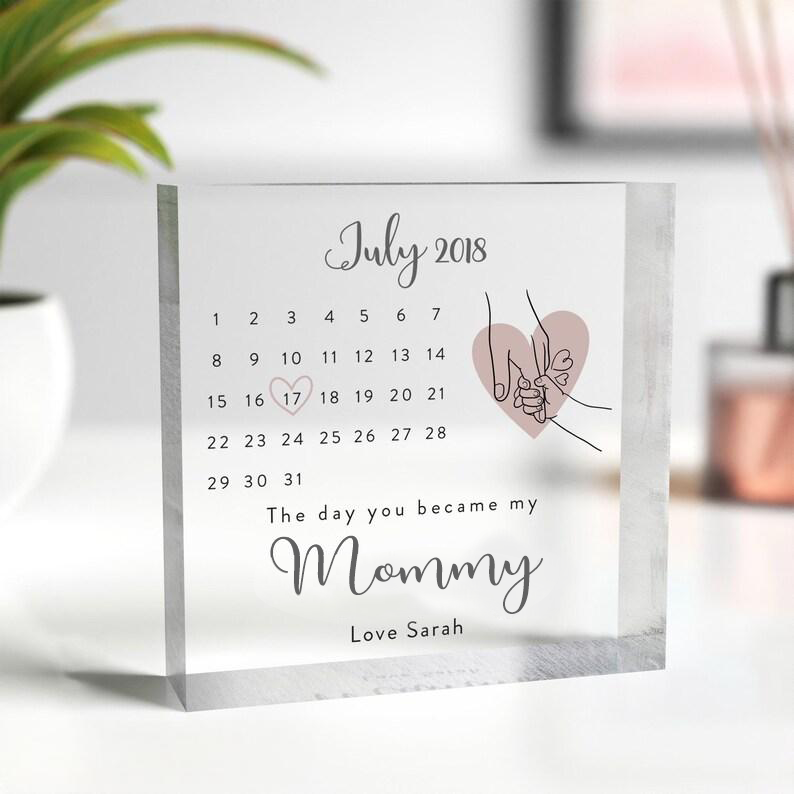 Personalised Day You Became My Mommy Date Acrylic Heart Shape, Mother's Day, Birthday, New Mom Gift-Creatgifts