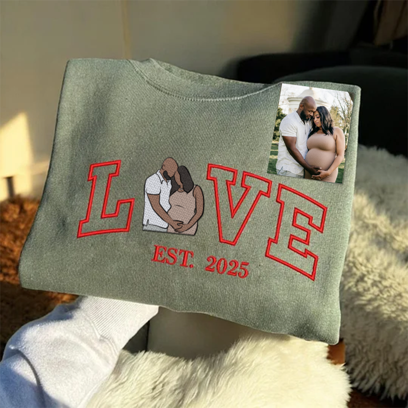 Cusformom Personalized Embroidered Photo Mom LOVE Est Year Crewneck/Hoodie/T-shirt