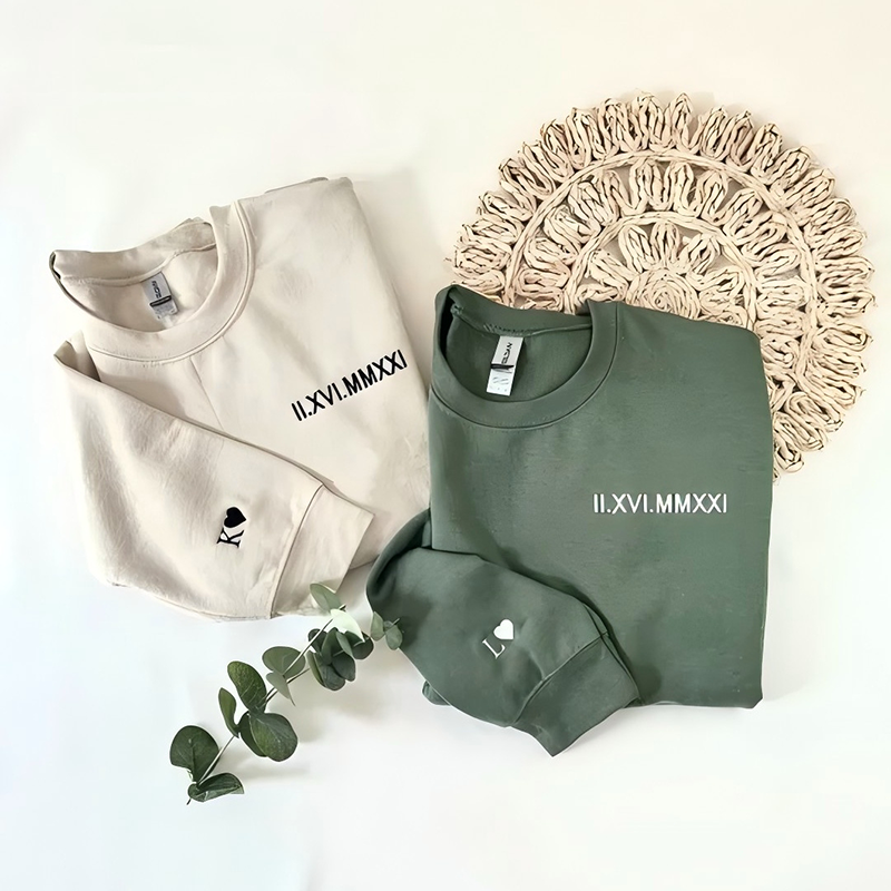 💖Custom Embroidered Roman Numeral Date Couple's Sweatshirt