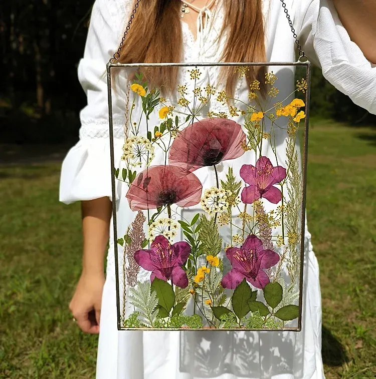 Personalized Birth Flower Family Bouquet Pendant