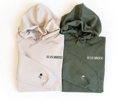 💖Custom Embroidered Roman Numeral Date Couple's Sweatshirt