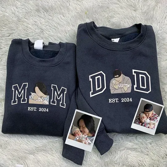 Custom Embroidery sweatshirt with Mom Dad Photo, Custom Varsity Embroidered T-shirt, Gift For Mom, Dad