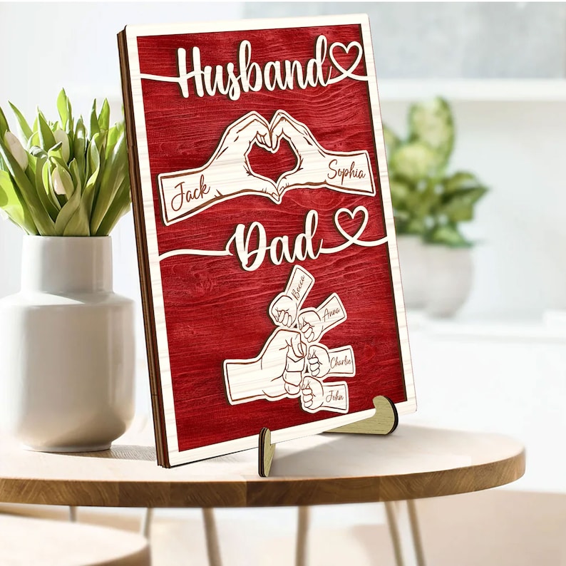 Personalized Dad Wooden Plaque – Custom Kids Name Fist Bump Sign, Father’s Day Gift for Dad or Husband