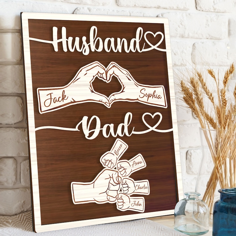 Personalized Dad Wooden Plaque – Custom Kids Name Fist Bump Sign, Father’s Day Gift for Dad or Husband