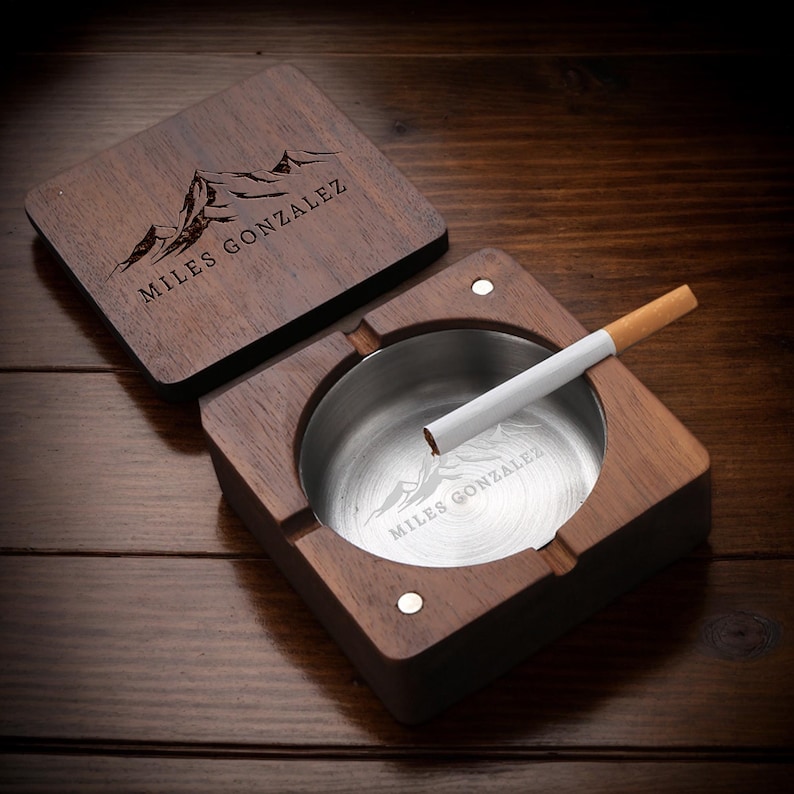 Personalized Wooden Ashtray with Lid – Custom Engraved Walnut Tray, Gift for Him, Grandpa Groomsmen Gift, Smoker Accessories