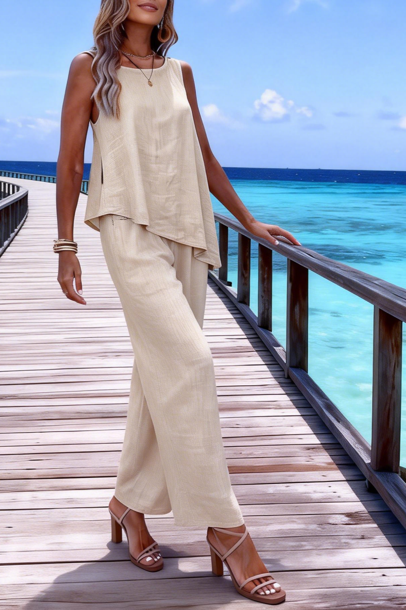 Women's two-piece set including a sleeveless vest and wide-leg pants, featuring a round neck design, casual everyday style, suitable for summer wear, regular fit (pre-order item).