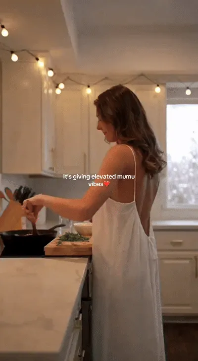 Women's backless casual dress for home and vacation