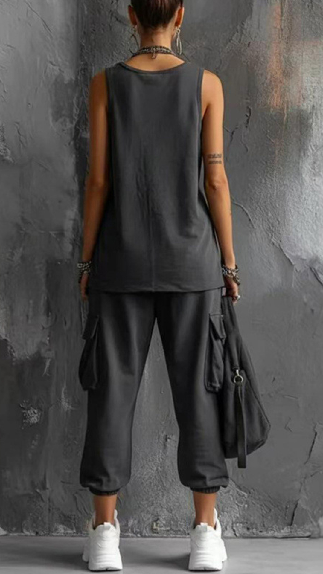 Women's Dark Grey Sleeveless Cargo Cropped Two-Piece Outfit
