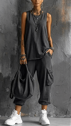 Women's Dark Grey Sleeveless Cargo Cropped Two-Piece Outfit
