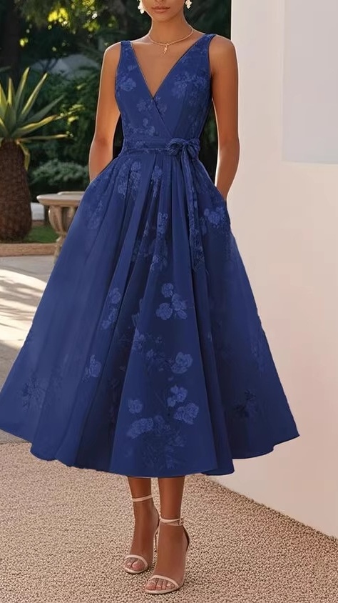 Women's sleeveless V-neck printed dress