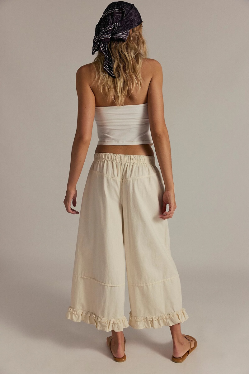 Women's fashionable casual wide-leg cropped jeans with ruffled hem