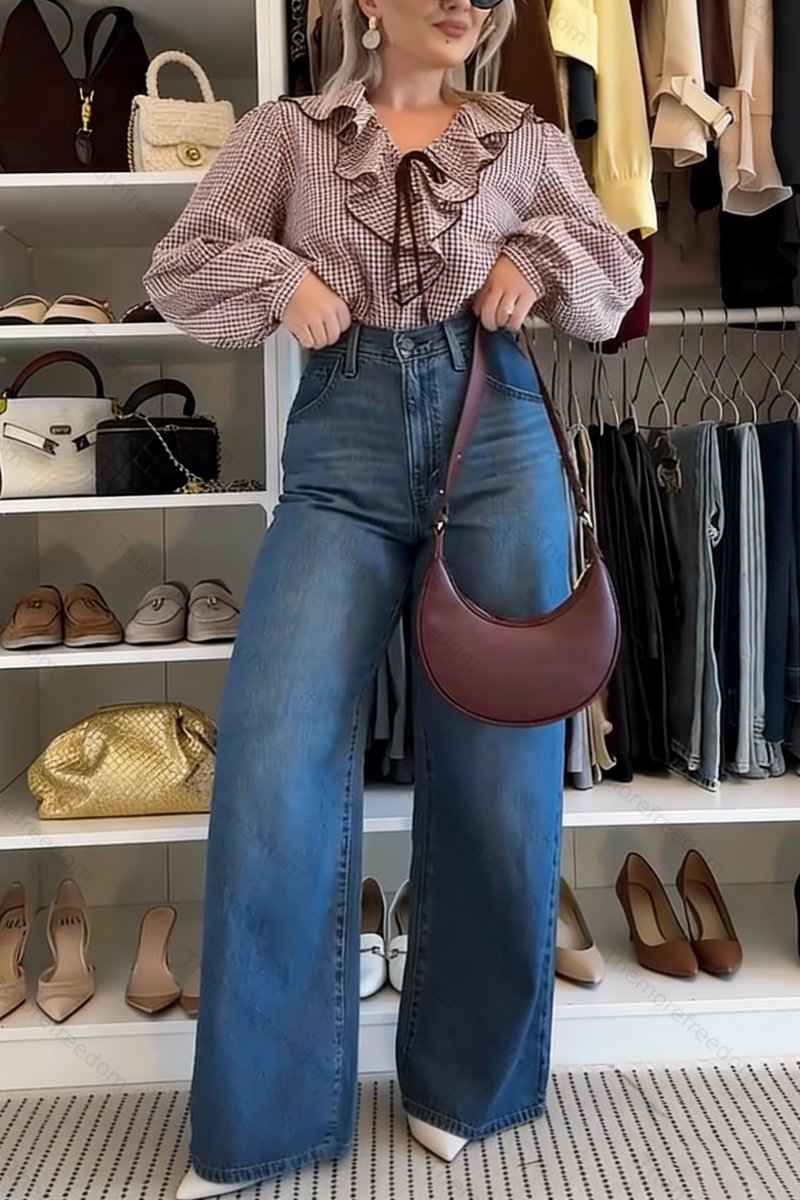 Women's simple and versatile stylish and comfortable straight-leg stretch denim jeans perfect for commuting