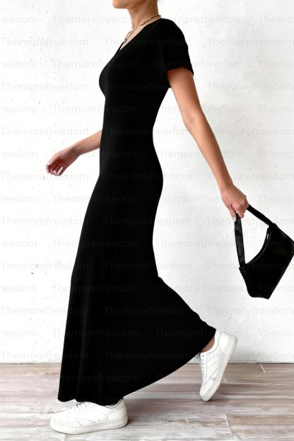 Women's solid color round neck knitted dress, elegant and comfortable (pre-order item)