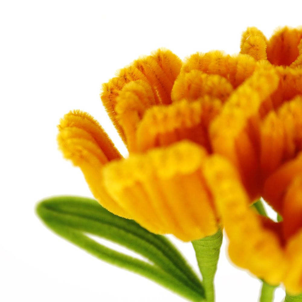 OE08008OR	 L6"W6"H18"EASTER FLOWER PICK