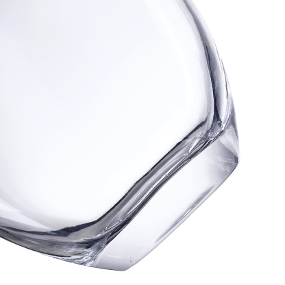 64004	 L6.5"W3"H10" - GLASS VASE