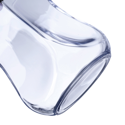 64133	 L6"W6"H9" - GLASS VASE