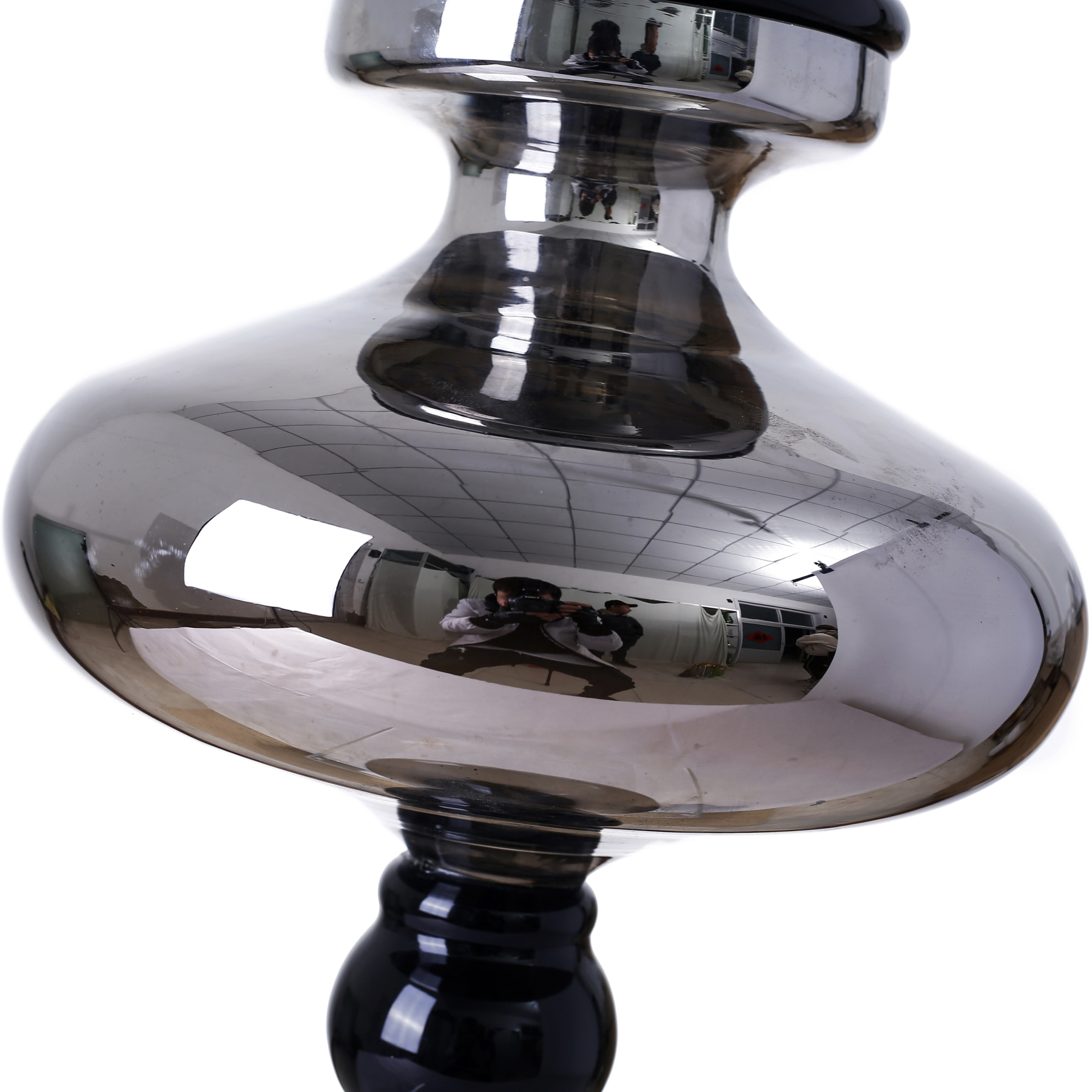 91287	 D14"H24.5" - GLASS URN