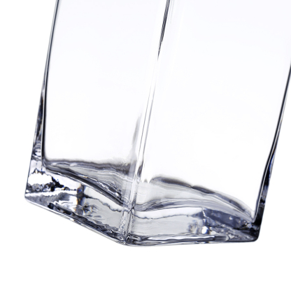 84809C	 L4"W4"H8" - SQUARE GLASS VASE