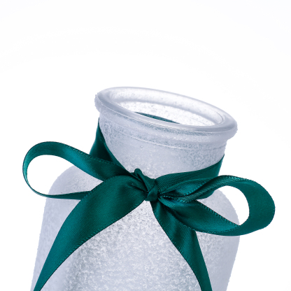 86105	 D3.1"H6.3" - SET OF 3 CHRISTMAS GLASS VASES WITH RIBBON BOW