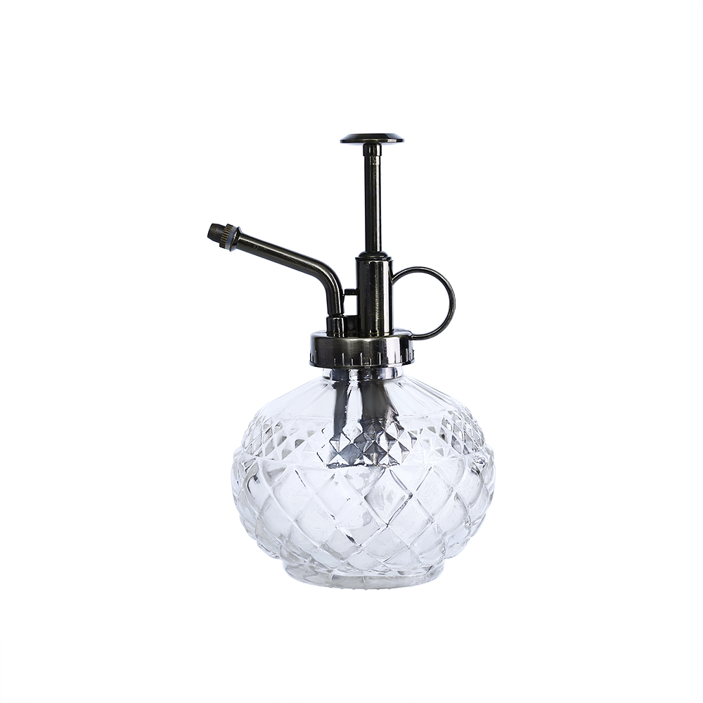 94244ASST	 D3.5"H6.5" - ASSORTED GARDEN MISTERS