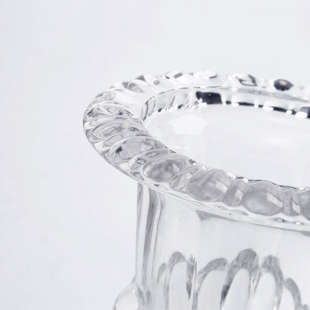74120	 D7"H9" - GLASS VASE