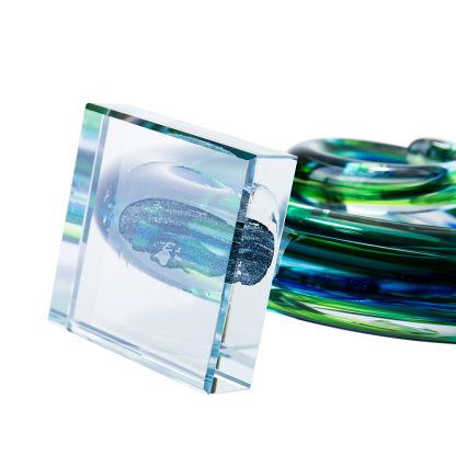 76113	 L6.5"W3.5"H11" - GLASS SCULPTURE