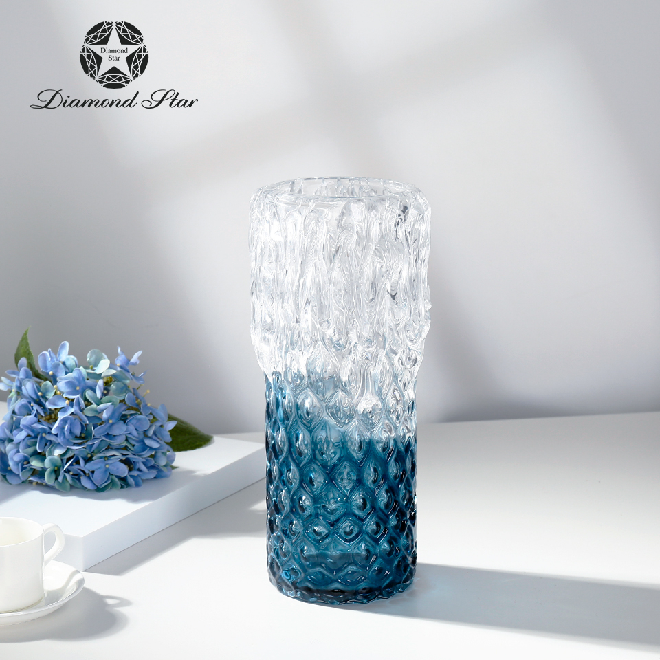 21598	 L5.5"W5.5"H12.5"GLASS VASE 4PC/CASE